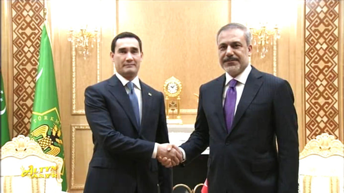 Prezident S.Berdimuhamedov Xoqon Fidanni qabul qildi