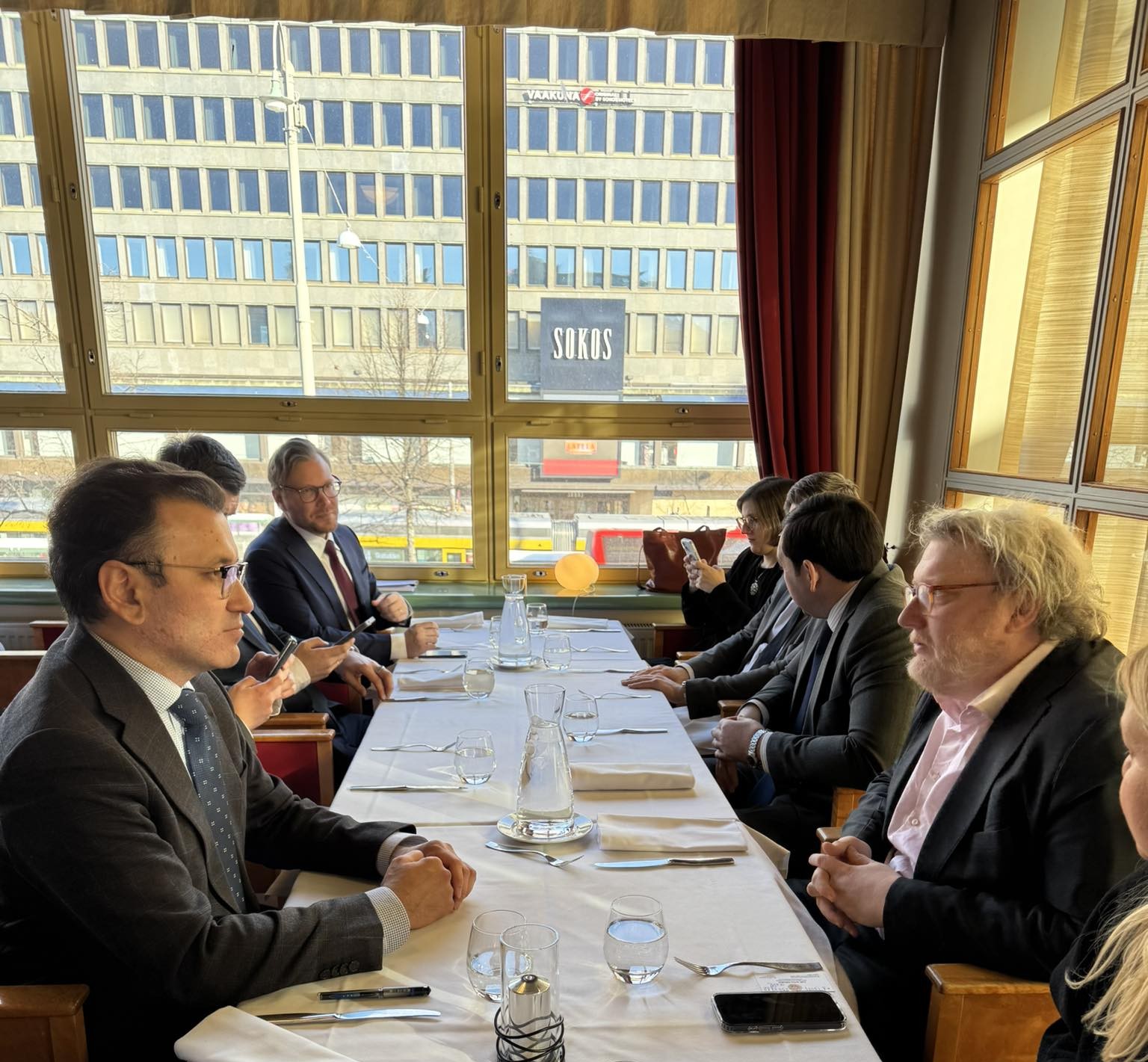 Жавлон Вахабов провел встречу с советником президента Финляндии