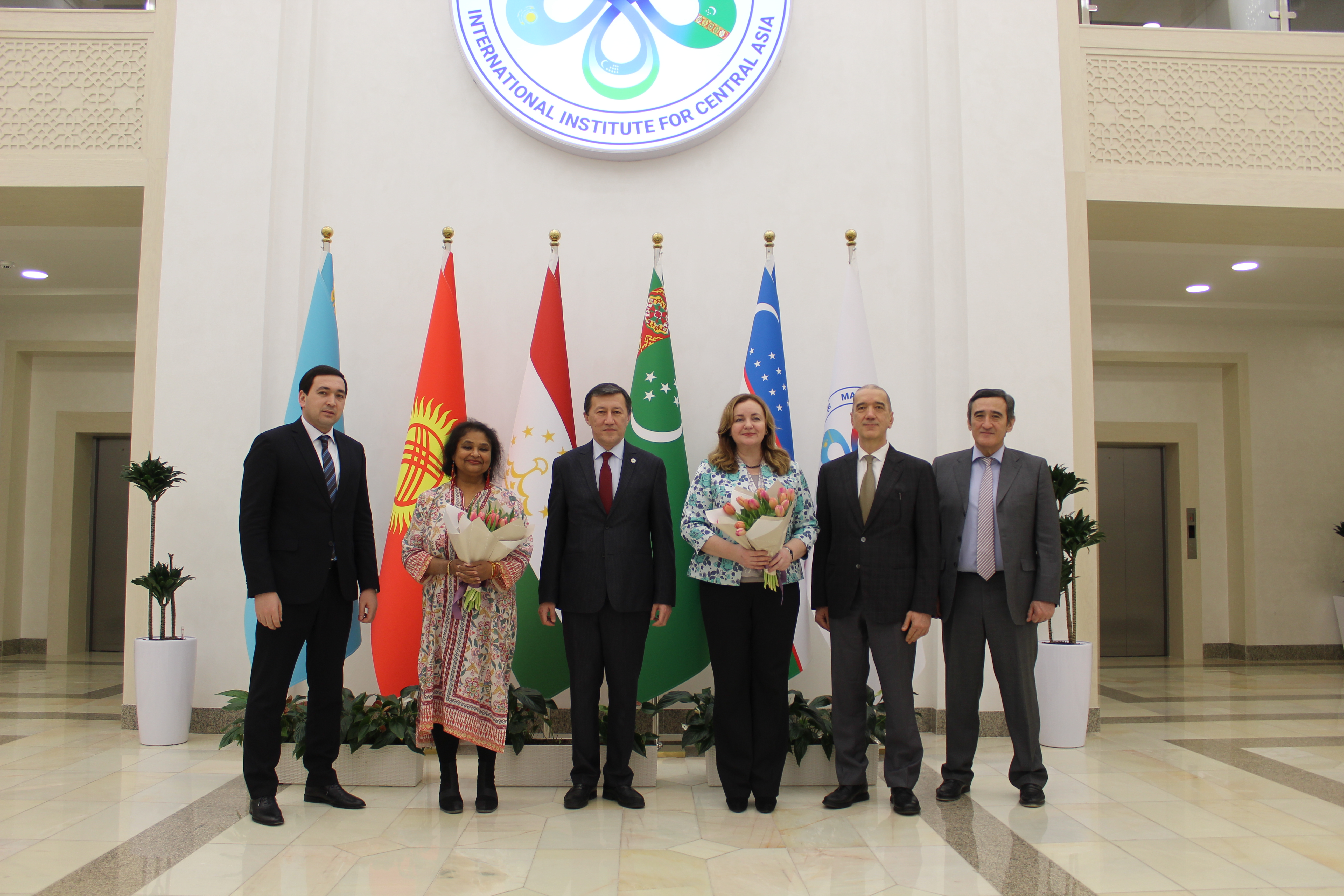 О встрече с Главой РЦПДЦА ООН Н. Герман и Постоянным координатором ООН в Узбекистане Р. Астахана.