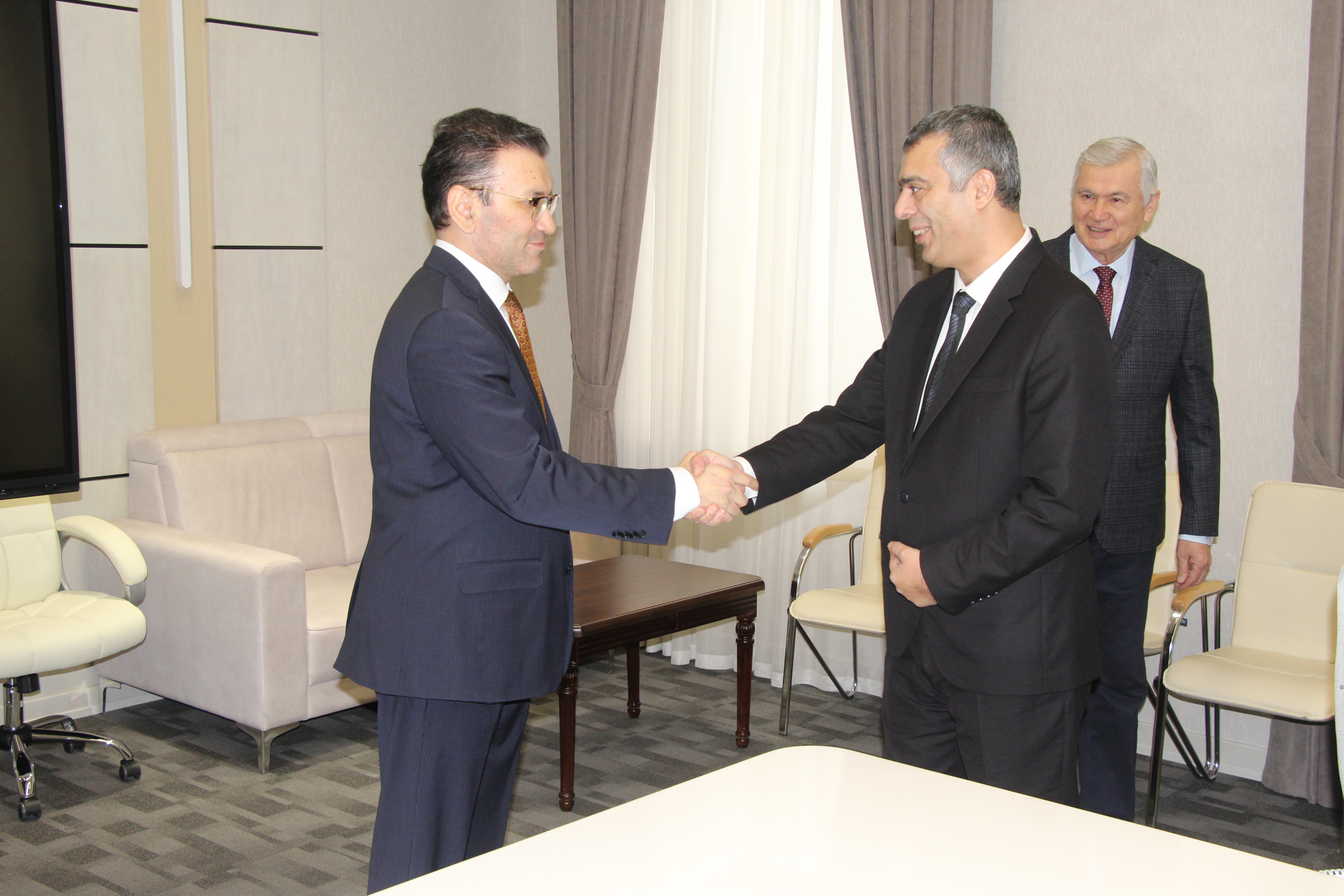 МИЦА заключил Соглашение о сотрудничестве с Международным институтом центральноазиатских исследований