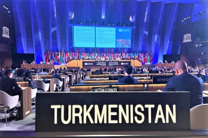 Туркменистан отмечает 30-летие членства в ЮНЕСКО: президент направил послание Одре Азуле 