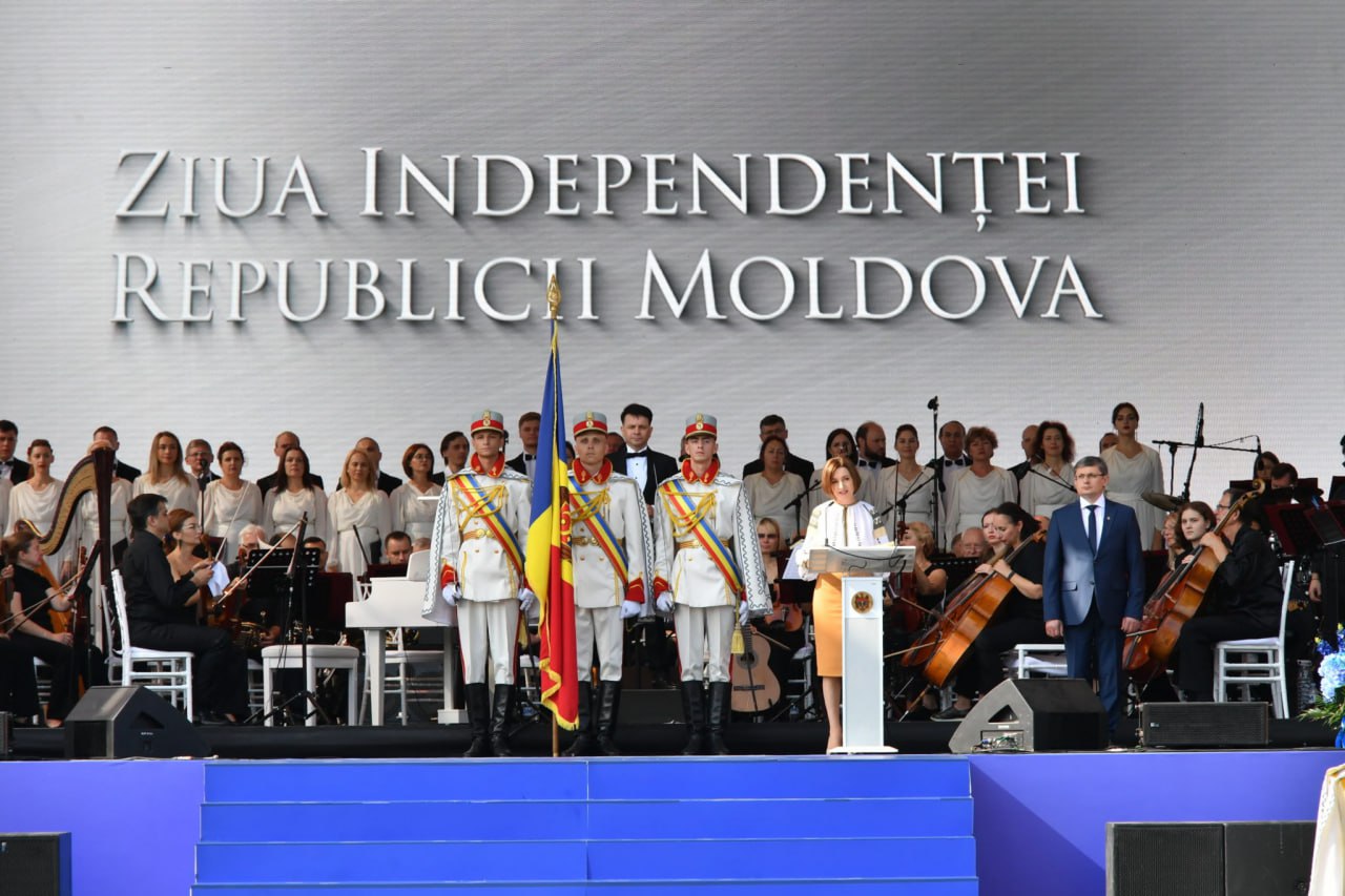 С. Бердымухамедов поздравил Майу Санду с Днем независимости Молдовы