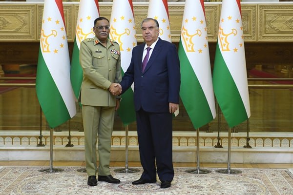 Э. Рахмон принял Председателя Объединённого комитета начальников штабов армии Исламской Республики Пакистан генерала С. Шамшода