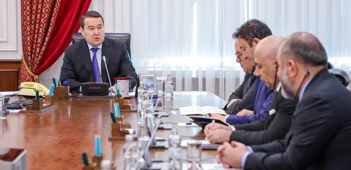 Премьер-министр Республики Казахстан А.Смаилов провёл встречу с президентом компании TAV Airports Holding С.Каптаном