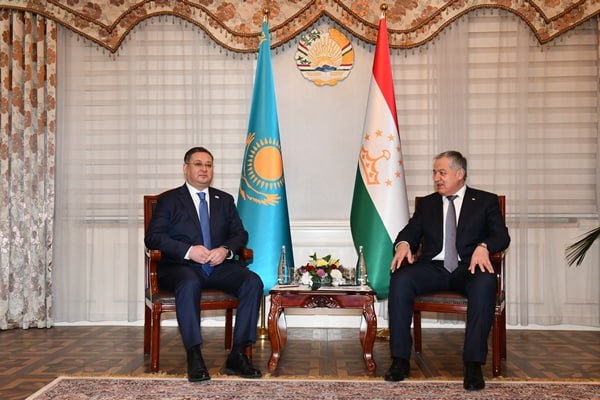 В Душанбе состоялись переговоры между министрами иностранных дел Таджикистана и Казахстана