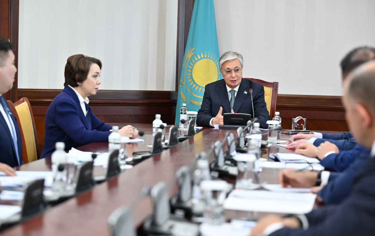 Президент провёл встречу с руководителями парламентских фракций 