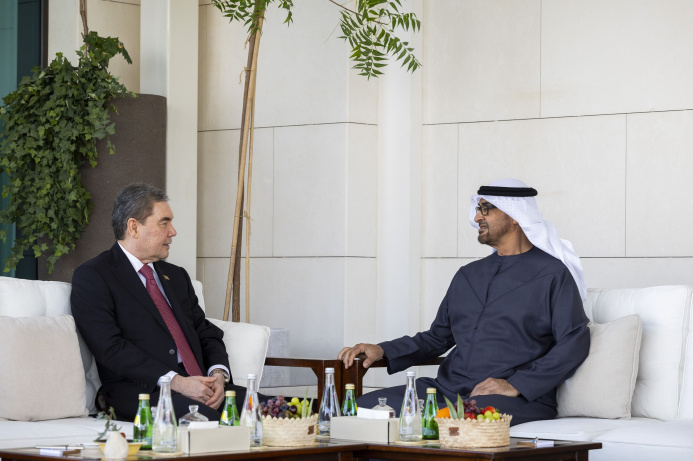 Глава Халк Маслахаты Туркменистана провел встречу с президентом ОАЭ