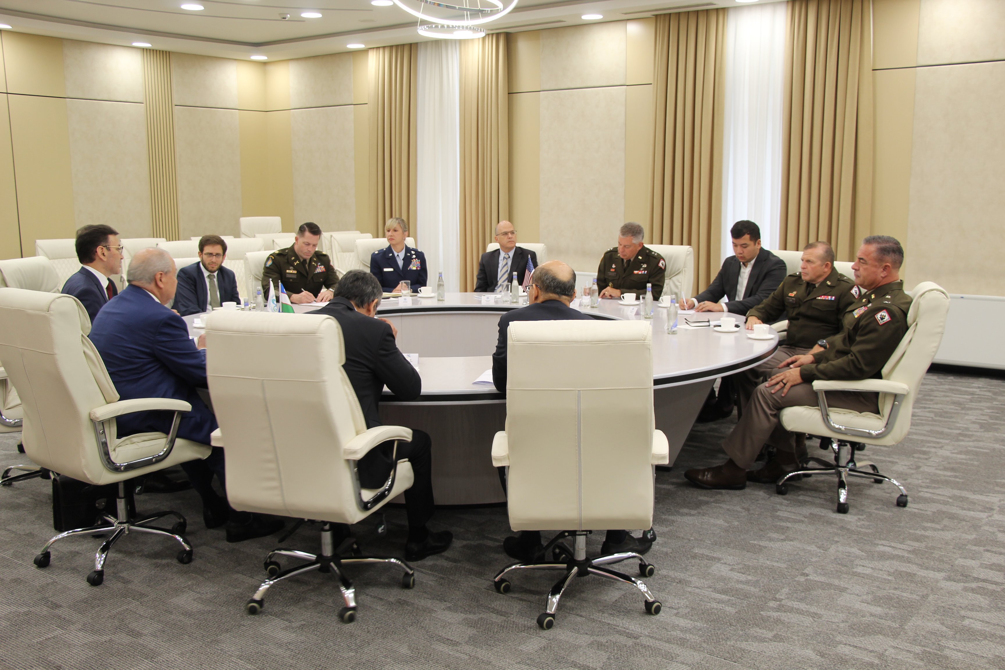 Делегация шт. Миссисипи посетила Международный институт Центральной Азии 