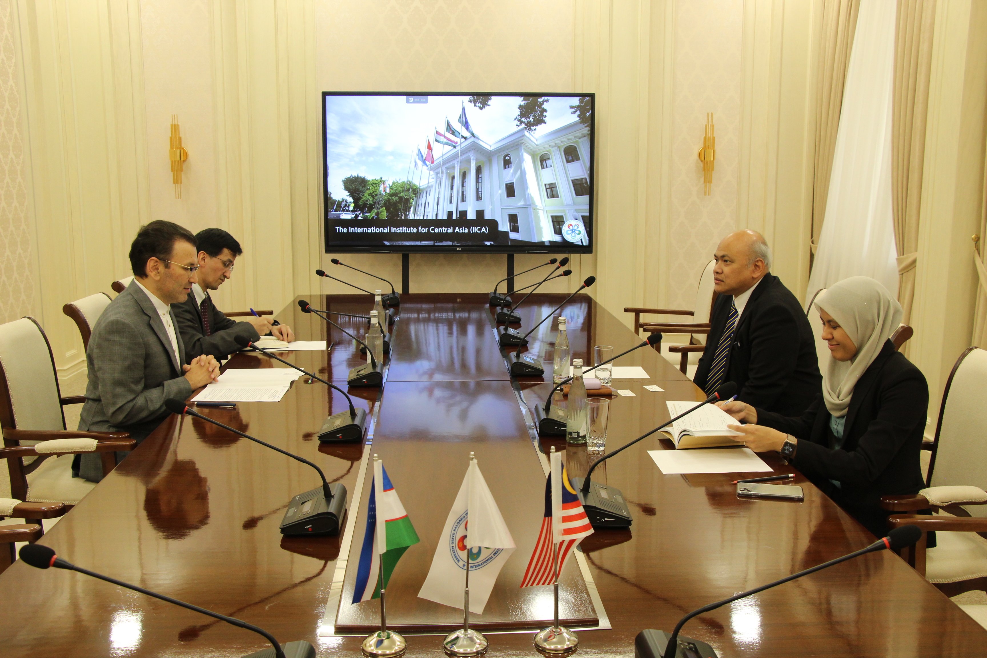 Meeting with Malaysian Ambassador Held at IICA