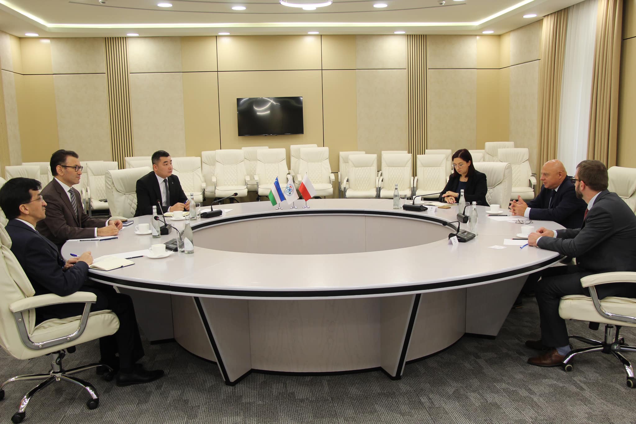 Polsha Tashqi ishlar vazirligi direktori oʻrinbosari Elchi Marek Kalka bilan uchrashuv bo'lib o'tdi