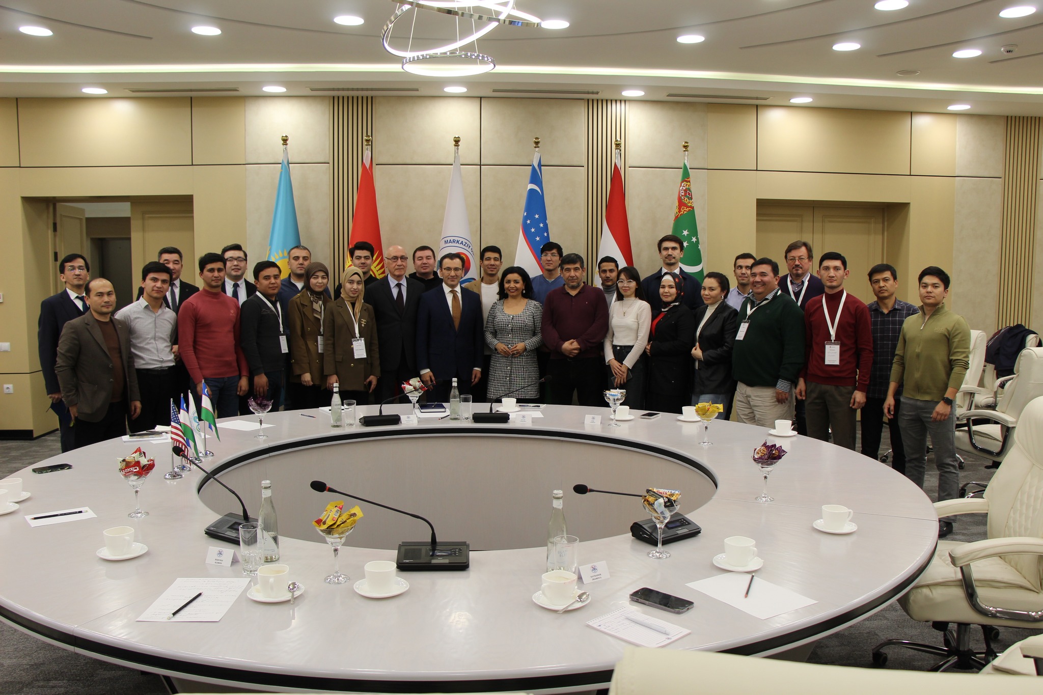 AQSh Global Media agentligining (USAGM) Toshkentdagi kohortasi Markaziy Osiyo xalqaro institutiga (MOXI) tashrif buyurdi.