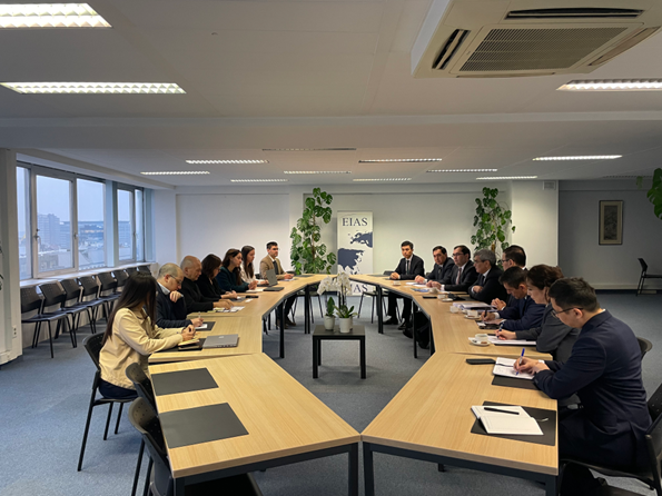 Делегация Узбекистана посетила Европейский институт азиатских исследований