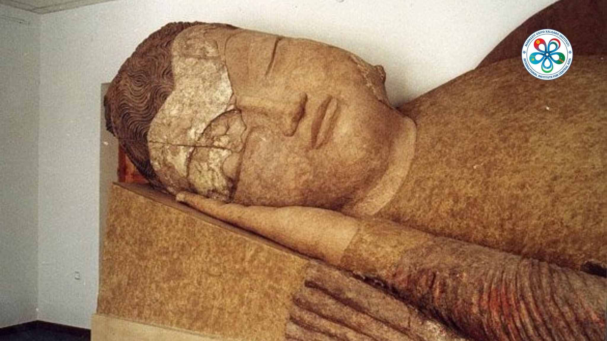 Спящий Будда длиной 12 метров 