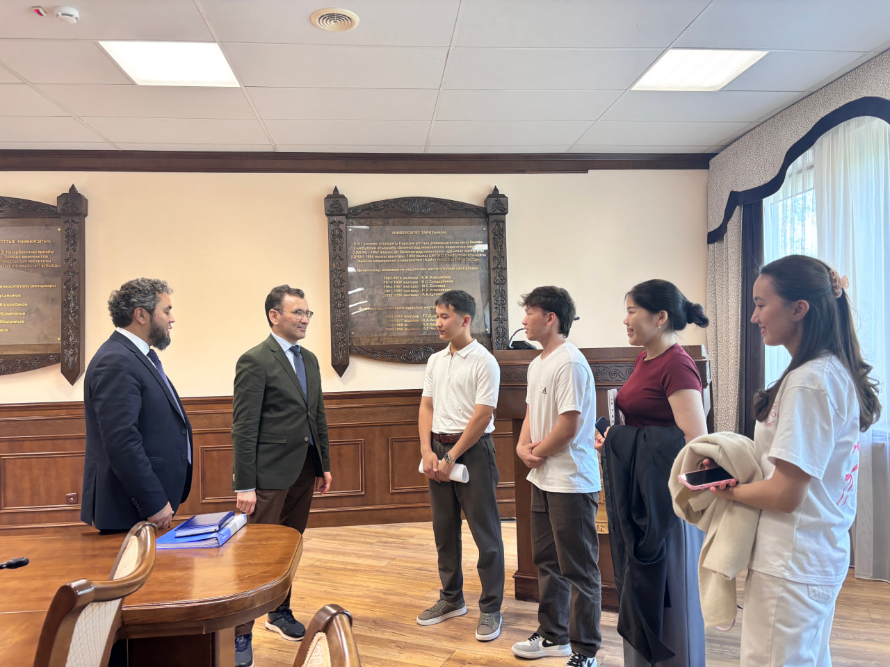 В ЕНУ директор МИЦА встретился со студентами из Узбекистана