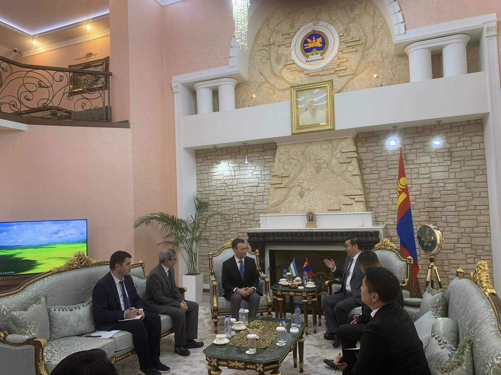 Meeting of the IICA Director with the Ambassador of Mongolia to Uzbekistan