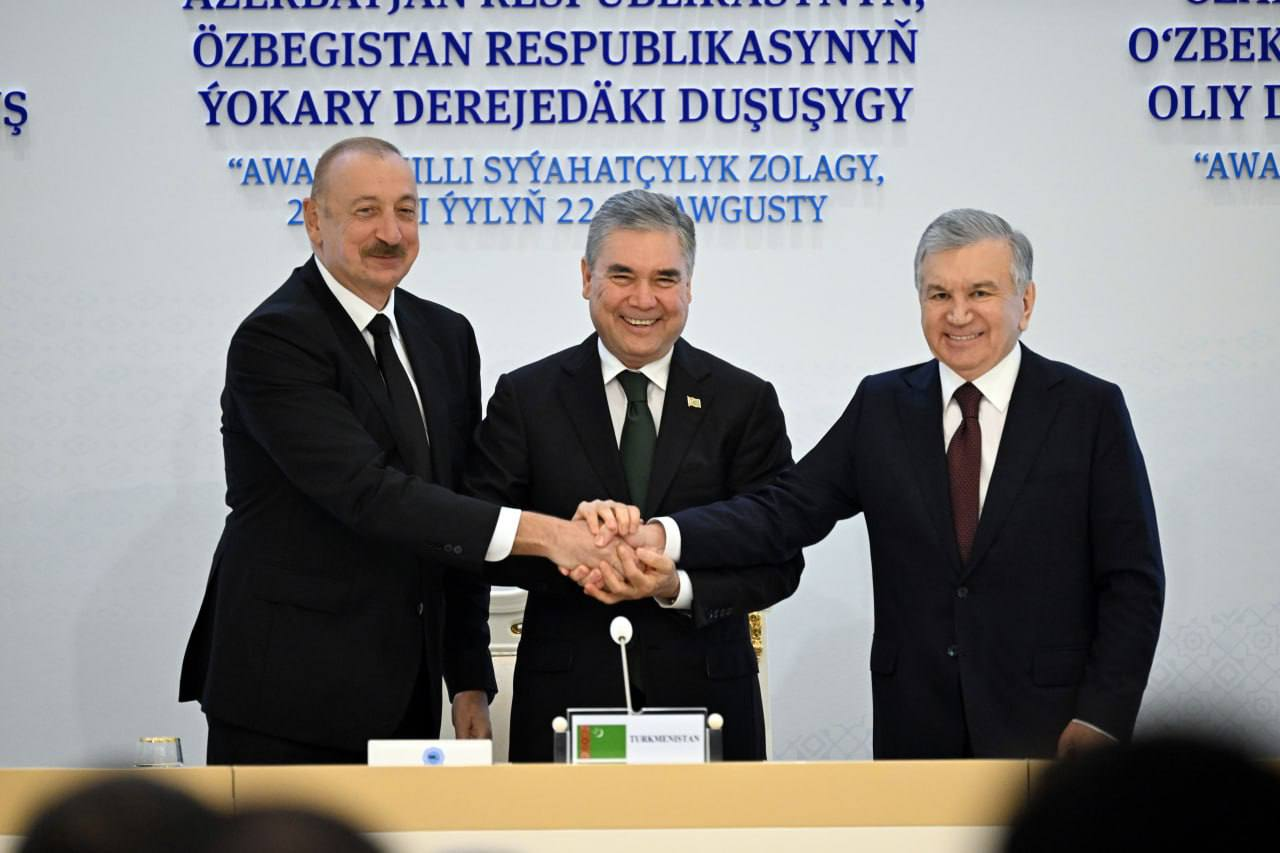 В Туркменбаши состоялась трёхсторонняя встреча лидеров Азербайджана, Туркменистана и Узбекистана