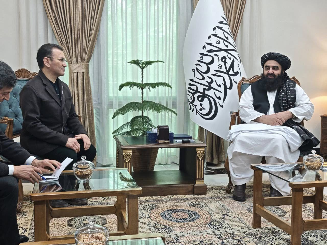 Директор МИЦА провел встречу с министром иностранных дел Афганистана