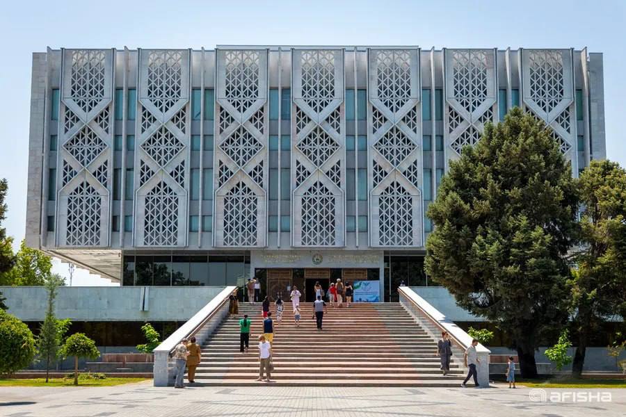 Государственный музей истории Узбекистана открылся после двухлетней реконструкции — и теперь входит в список объектов Всемирного наследия ЮНЕСКО в составе «Ташкентского модернизма».